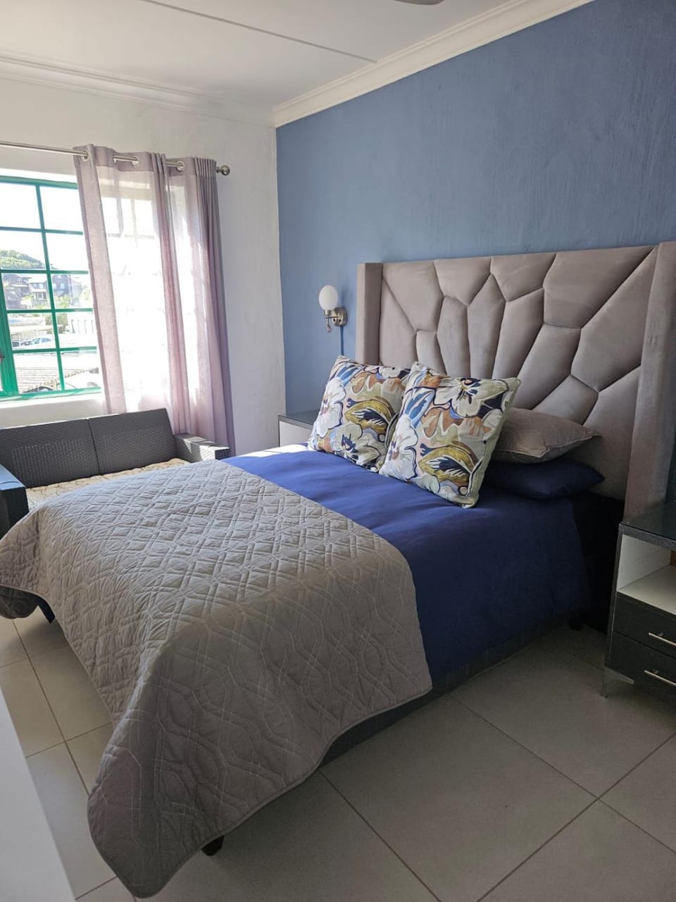 Property building, Bed, View (from property/room), View (from property/room), Bedroom, Garden view, Garden view, Inner courtyard view