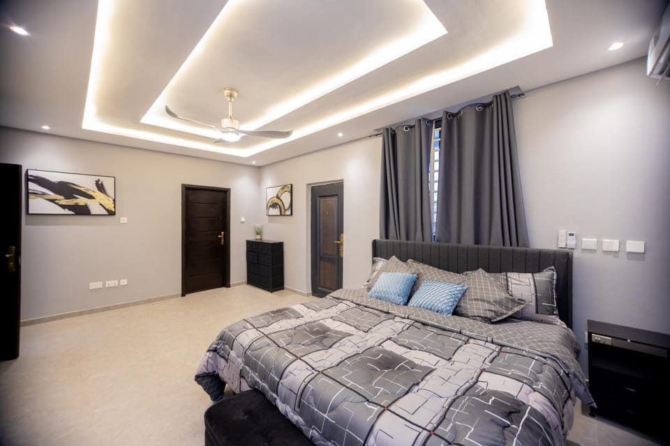 5 Bedroom in East Legon Trassaco House in Accra