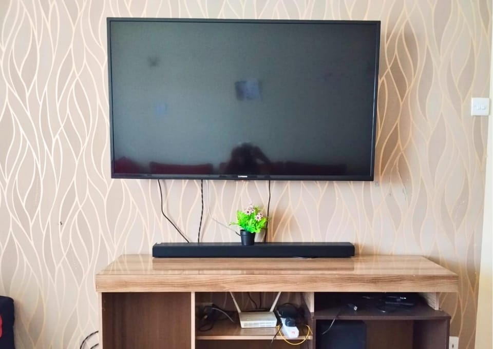 Communal lounge/ TV room, TV and multimedia