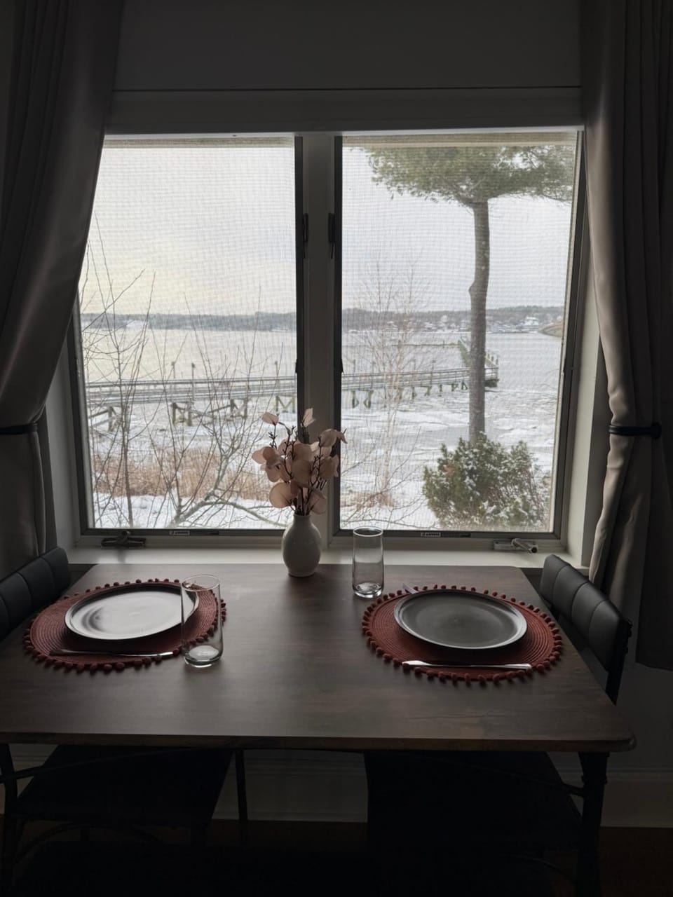 Pet friendly waterfront condo Apartment hotel in Edgecomb
