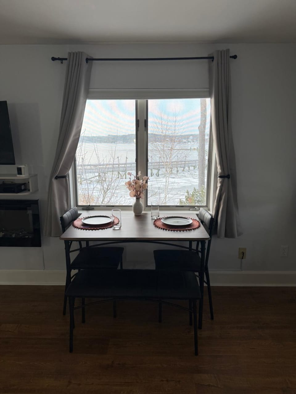 Pet friendly waterfront condo Apartment hotel in Edgecomb