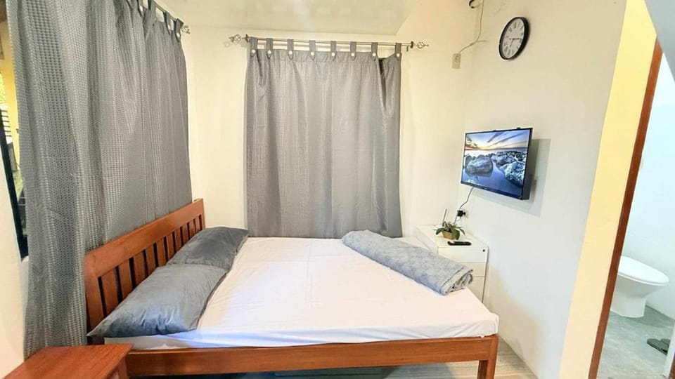 Lucy's Tiny Homes Bed and Breakfast in Puerto Princesa