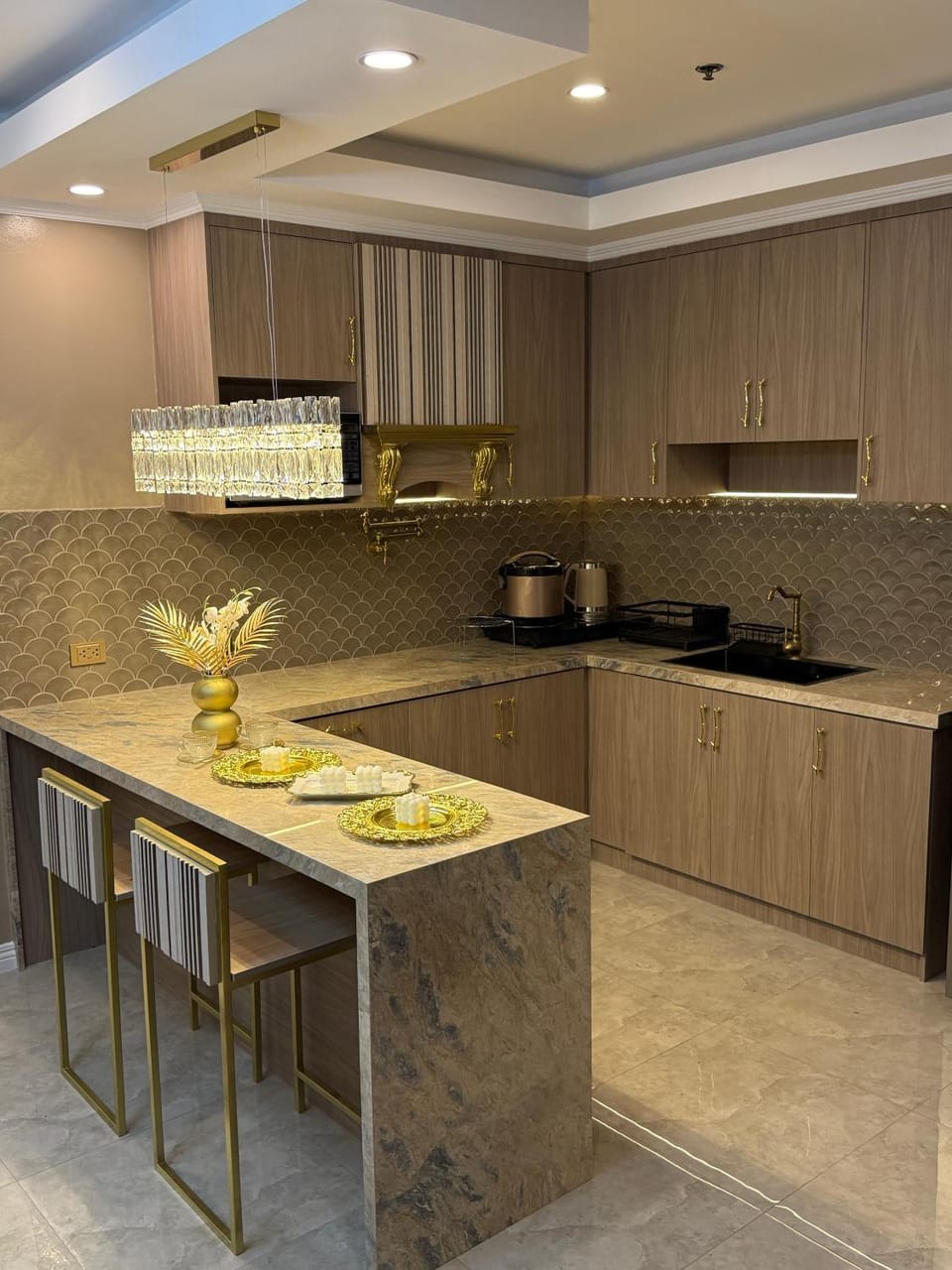 Pure Elegance 1BR Suite Apartment in Makati