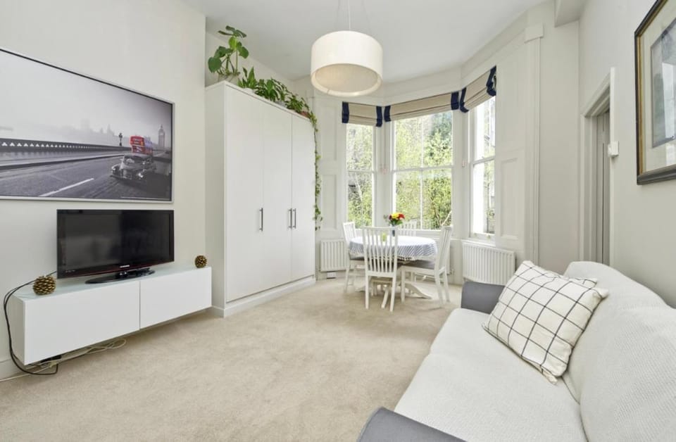 Apartment in Kensington Olympia Apartment in City of Westminster