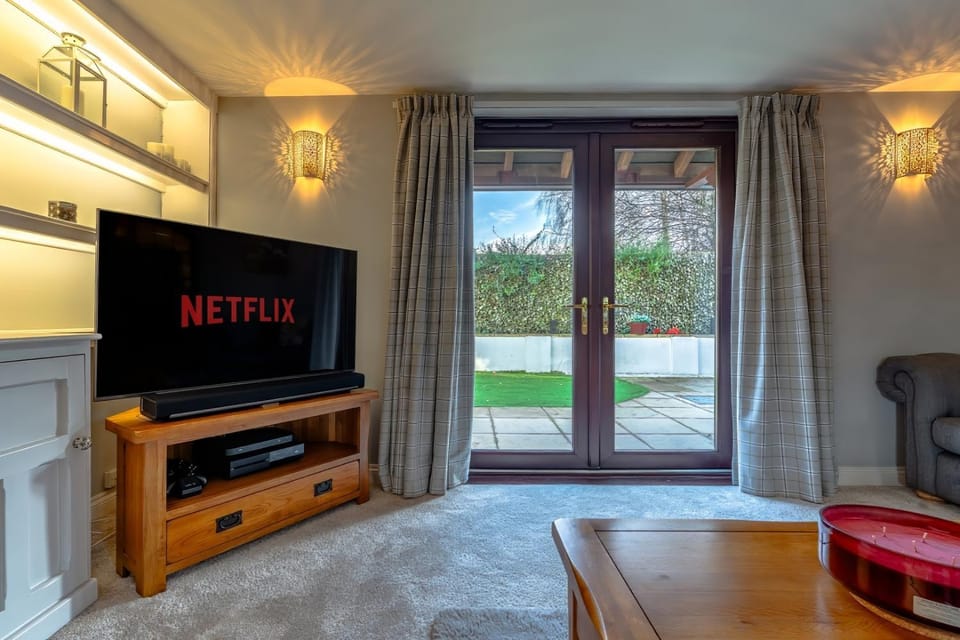 TV and multimedia, Living room, Seating area