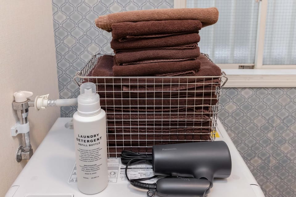 hair dryier, towels