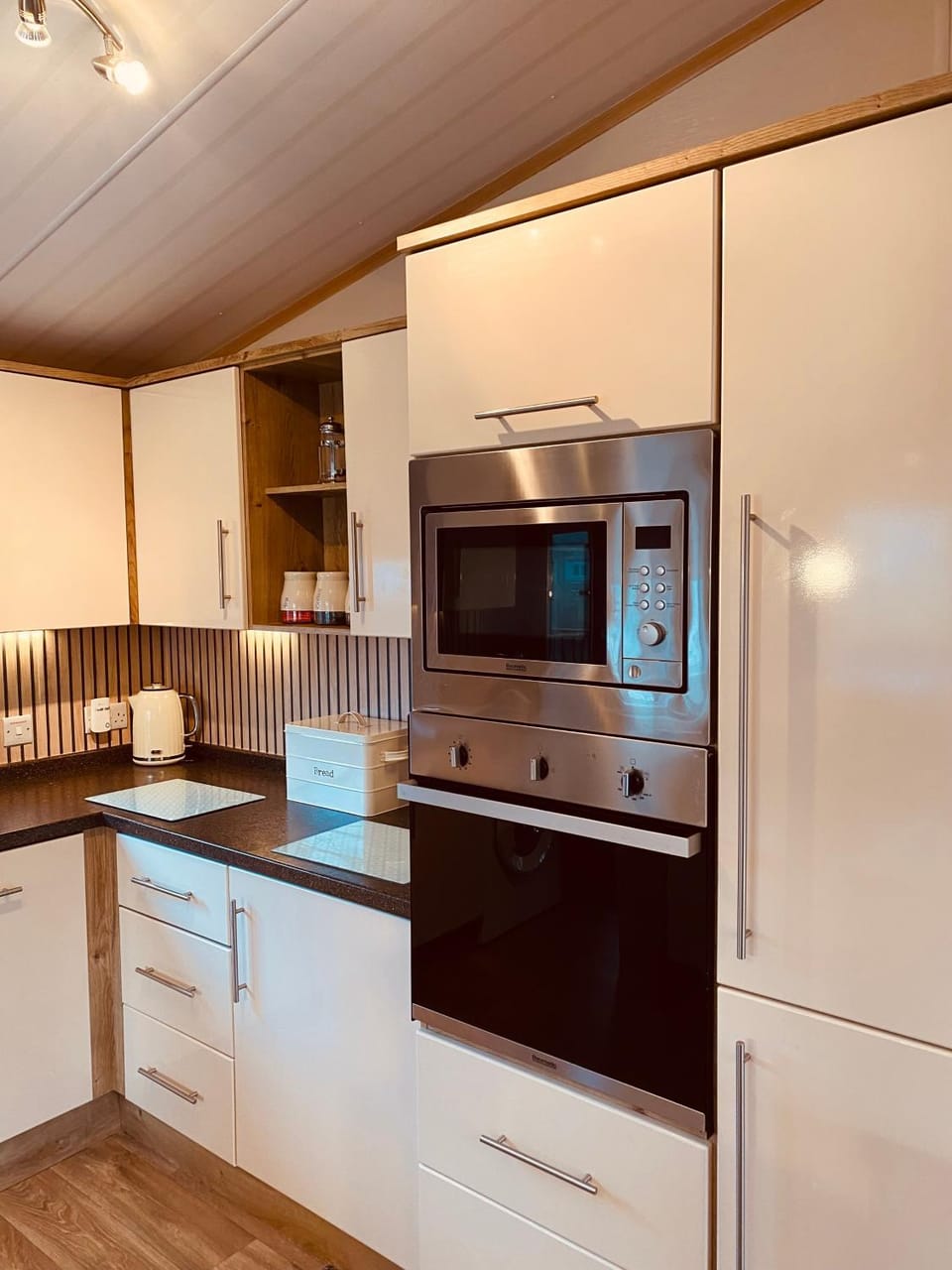 Kitchen or kitchenette, dishwasher, oven, pet friendly, stove