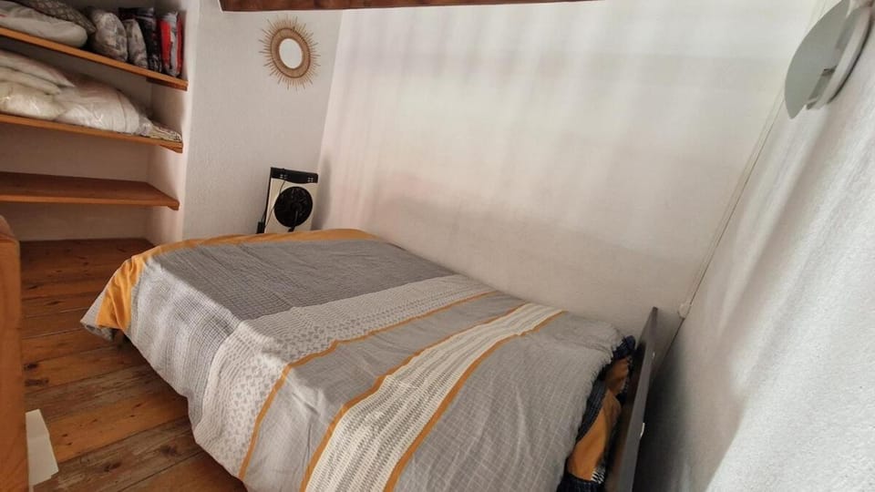 appartement T2, vue mer, accès privé à la plage Apartment in La Seyne-sur-Mer