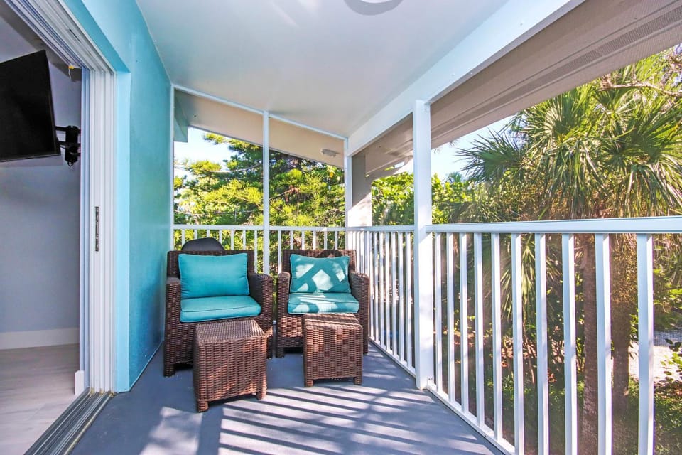 Sanibel Island condo steps from the sand Colony Inn 01 Apartment in Sanibel Island