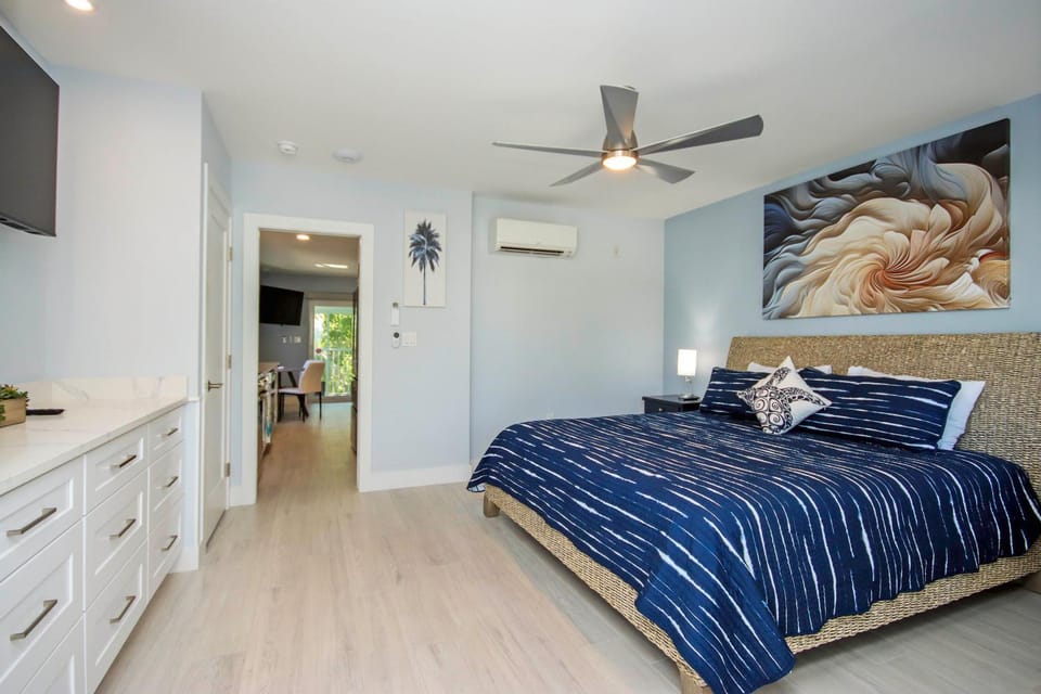 Sanibel Island condo steps from the sand Colony Inn 01 Apartment in Sanibel Island