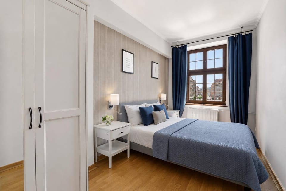 Bed, View (from property/room), Photo of the whole room, Bedroom