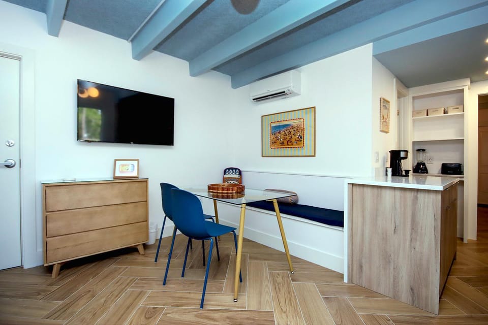 TV and multimedia, Dining area