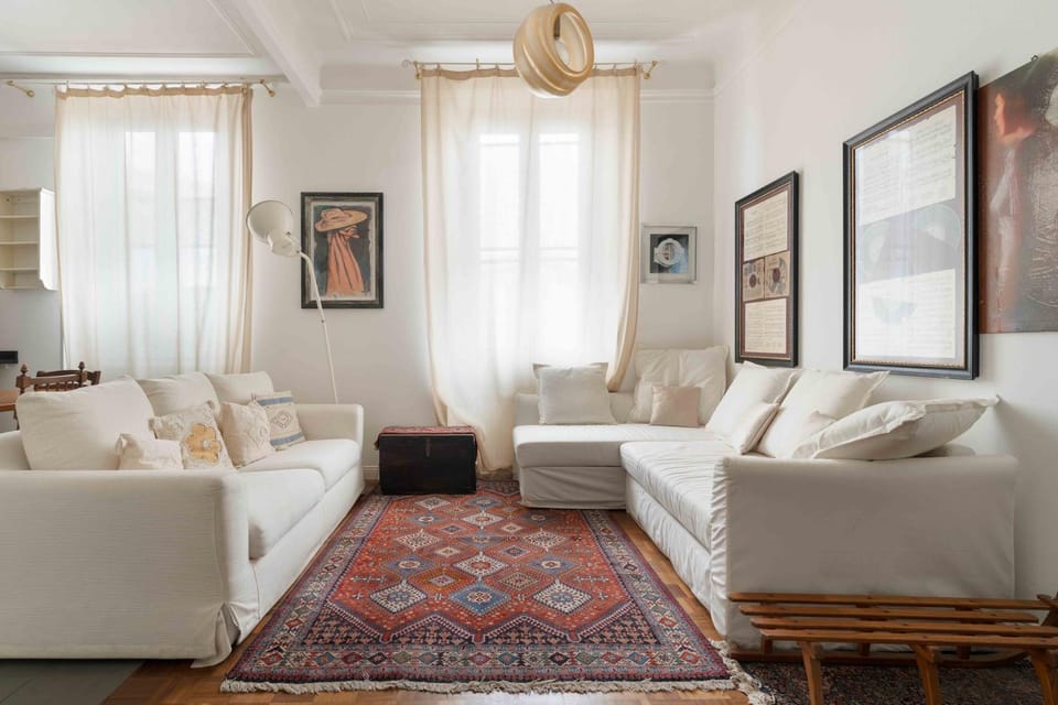Living room, Photo of the whole room