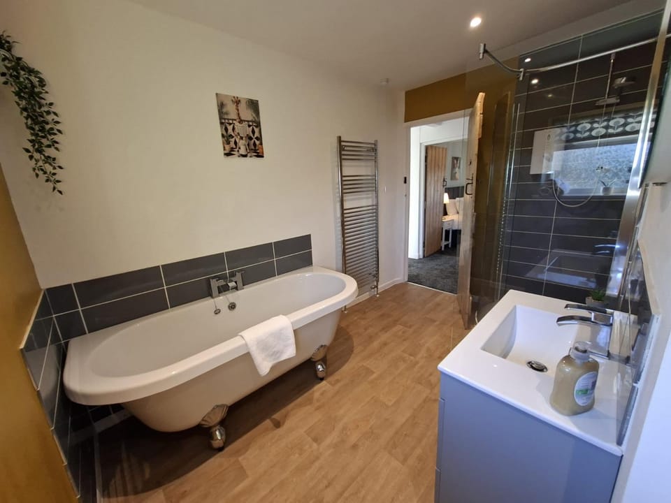 Bathroom, Bath
