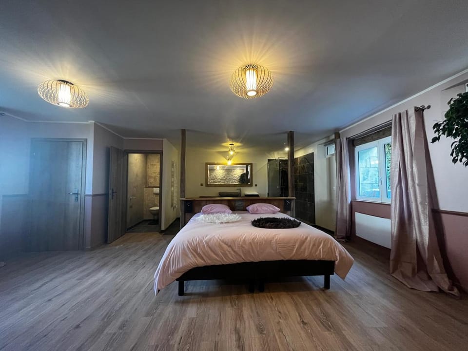 Les Aniviailles Bed and Breakfast in Centre-Val de Loire