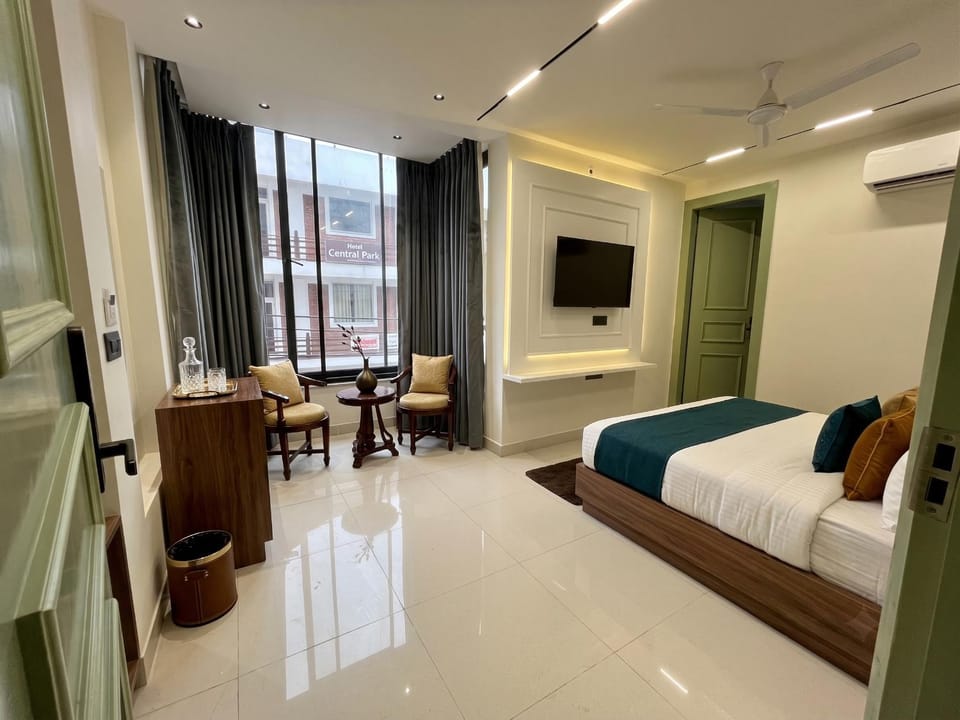 TV and multimedia, Photo of the whole room, Bedroom