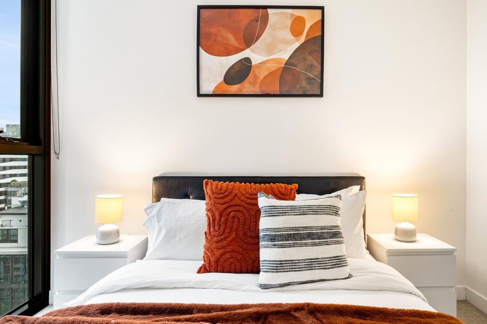 Bed, Photo of the whole room, Bedroom, City view, Landmark view, wardrobe