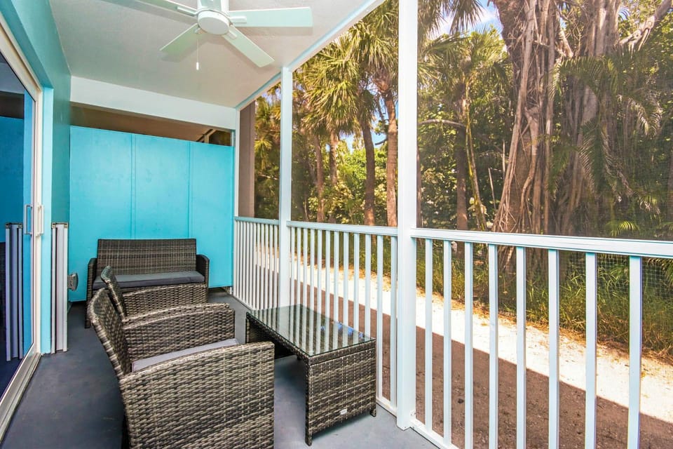 Patio, Day, View (from property/room), Balcony/Terrace