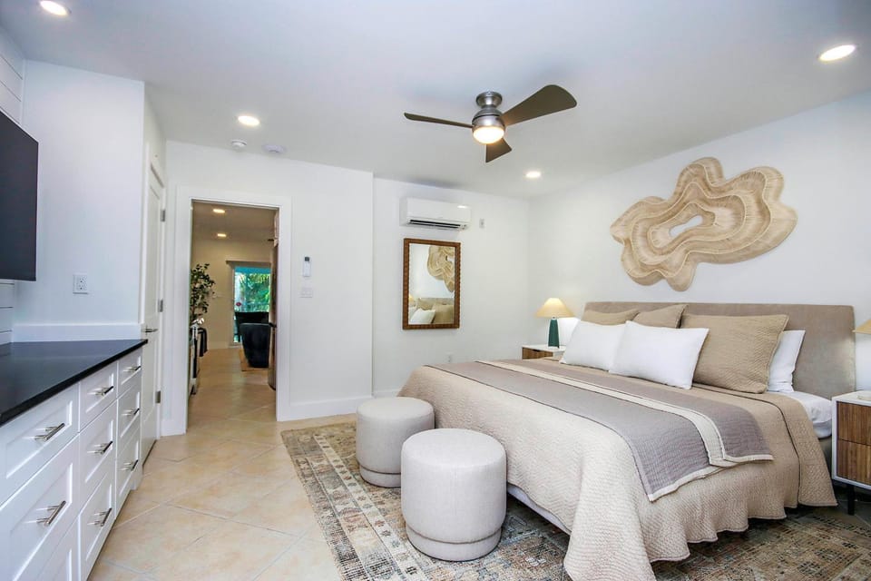 Bed, TV and multimedia, Photo of the whole room, Bedroom, air conditioner
