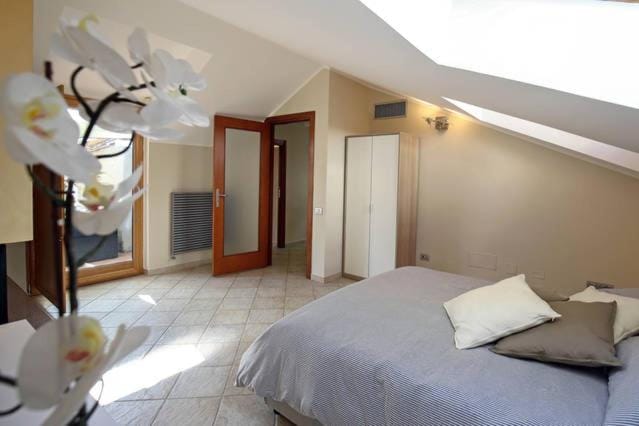 Bed, Photo of the whole room, Bedroom, wardrobe, air conditioner