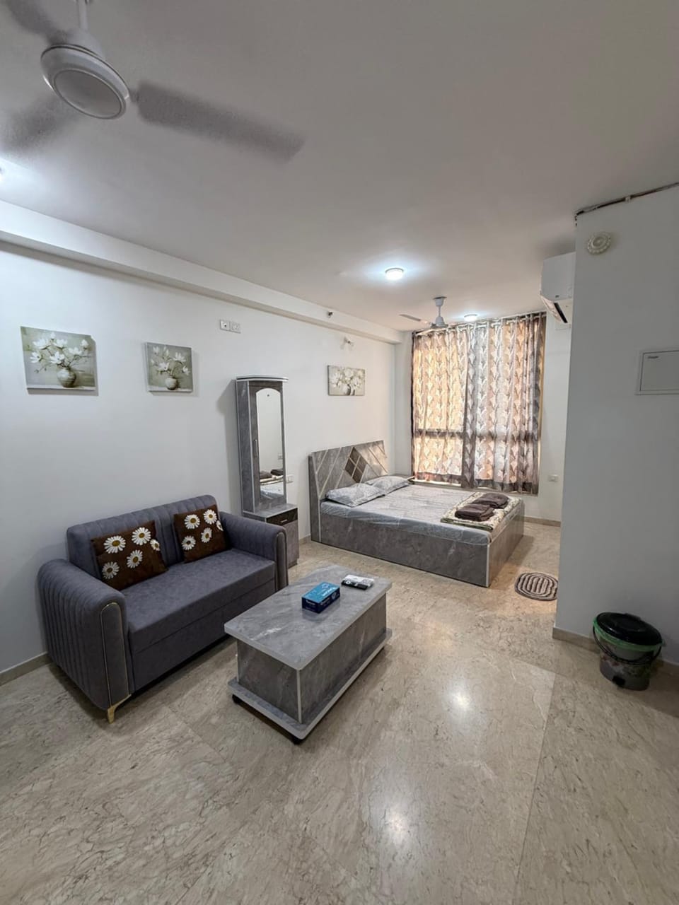 Highland Lake House Apartment in Thane