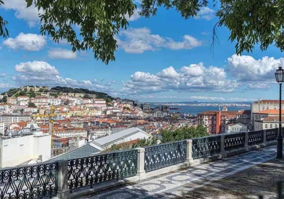 Apartamento Praça das Flores Apartment in Lisbon