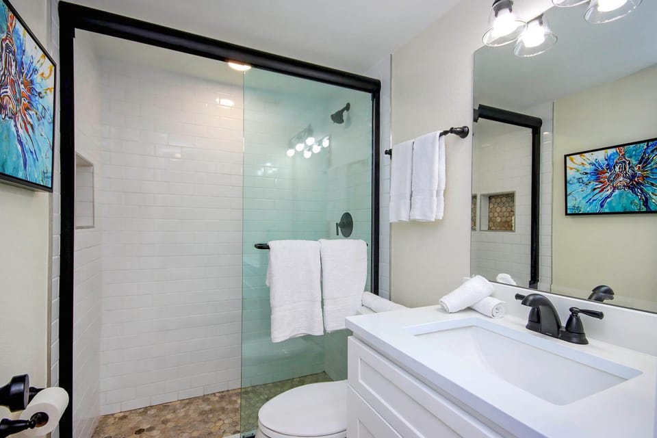 Shower, Bathroom, towels
