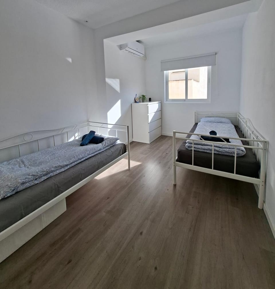 Bed, Bedroom, towels, air conditioner