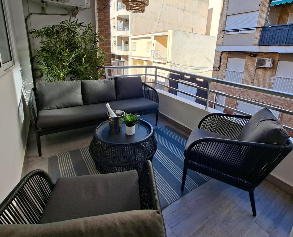 Day, Balcony/Terrace, Seating area
