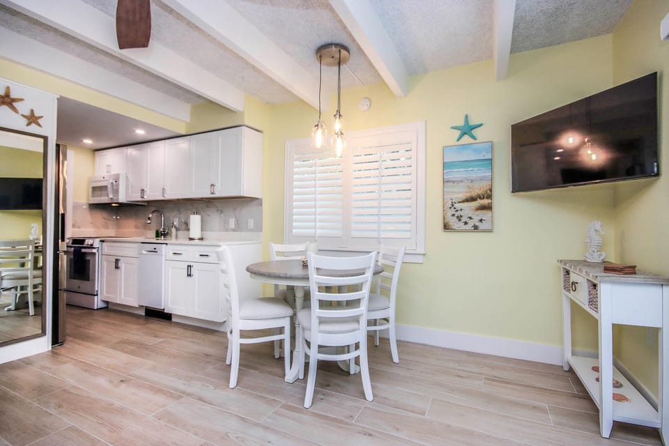 TV and multimedia, Kitchen or kitchenette, Dining area