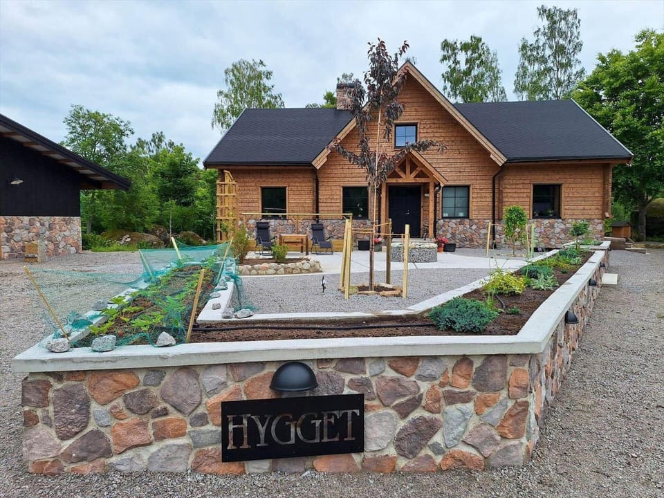 BLE107-Svaengsta-Oevre-Aemnebodavaegen-312-81 House in Sweden
