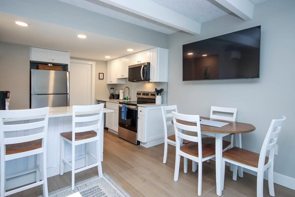 TV and multimedia, Kitchen or kitchenette, Dining area