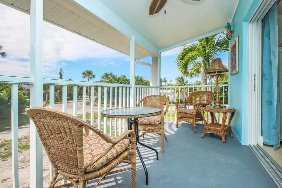 Patio, Day, Natural landscape, View (from property/room), Balcony/Terrace, Seating area
