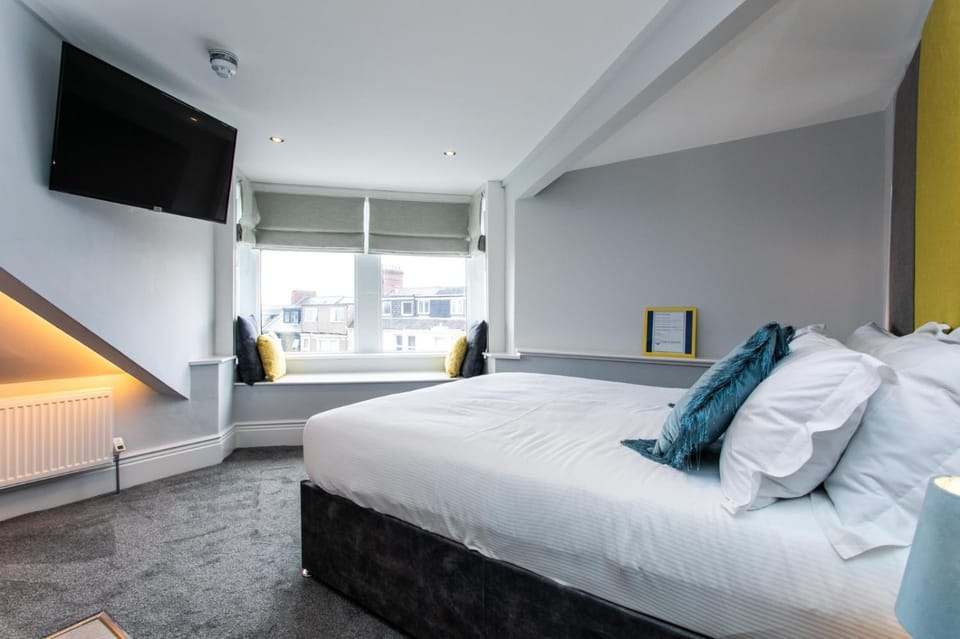 Staycoastal Linden Hotel King Deluxe Suite 6 Apartment hotel in Whitley Bay