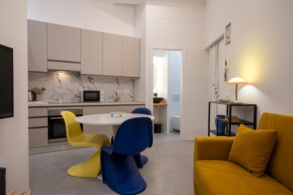 Casa Giacosa - Metro M1 Pasteur - 10min to Duomo Apartment in Milan
