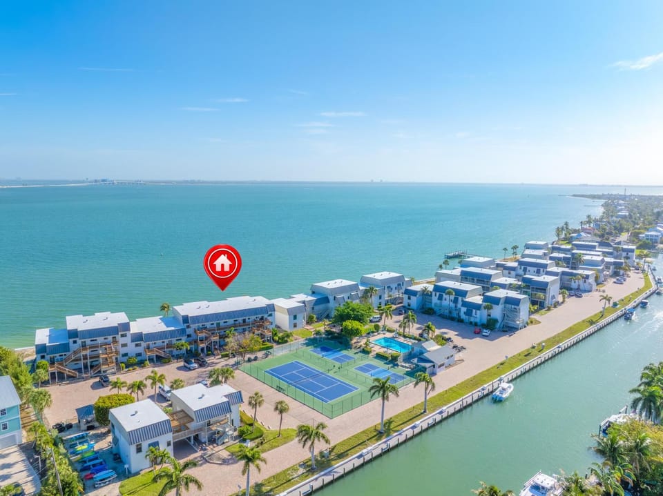 Mariner Pointe 1042 House in Sanibel Island