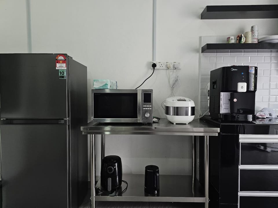 microwave, kitchen