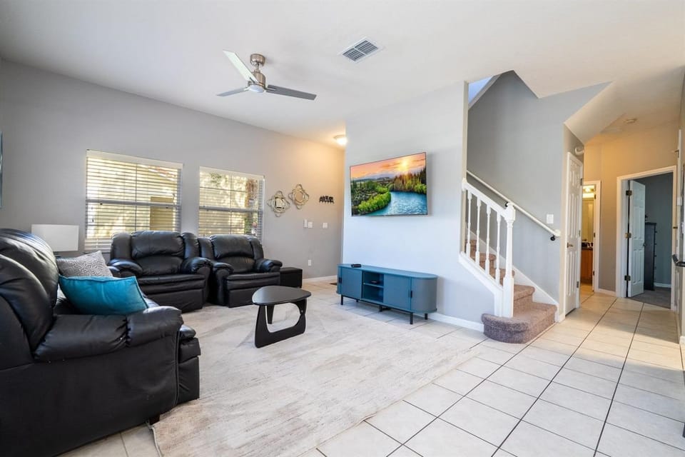 Communal lounge/ TV room, Living room
