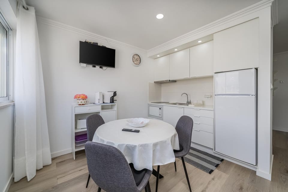 Property building, Kitchen or kitchenette, Living room