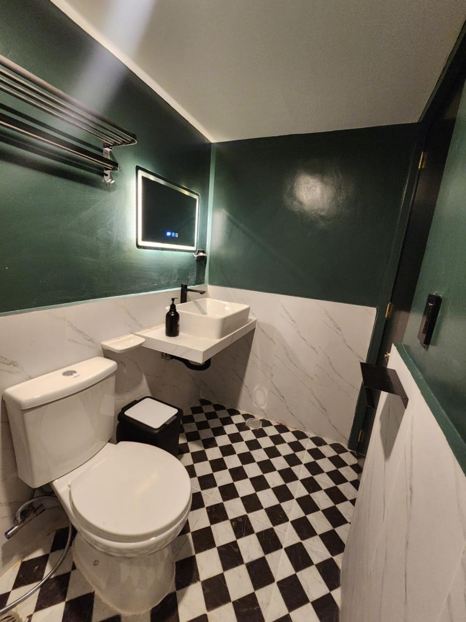 The Regal Loft - Art Deco Stay Near Picnic Grove Tagaytay Apartment in Tagaytay
