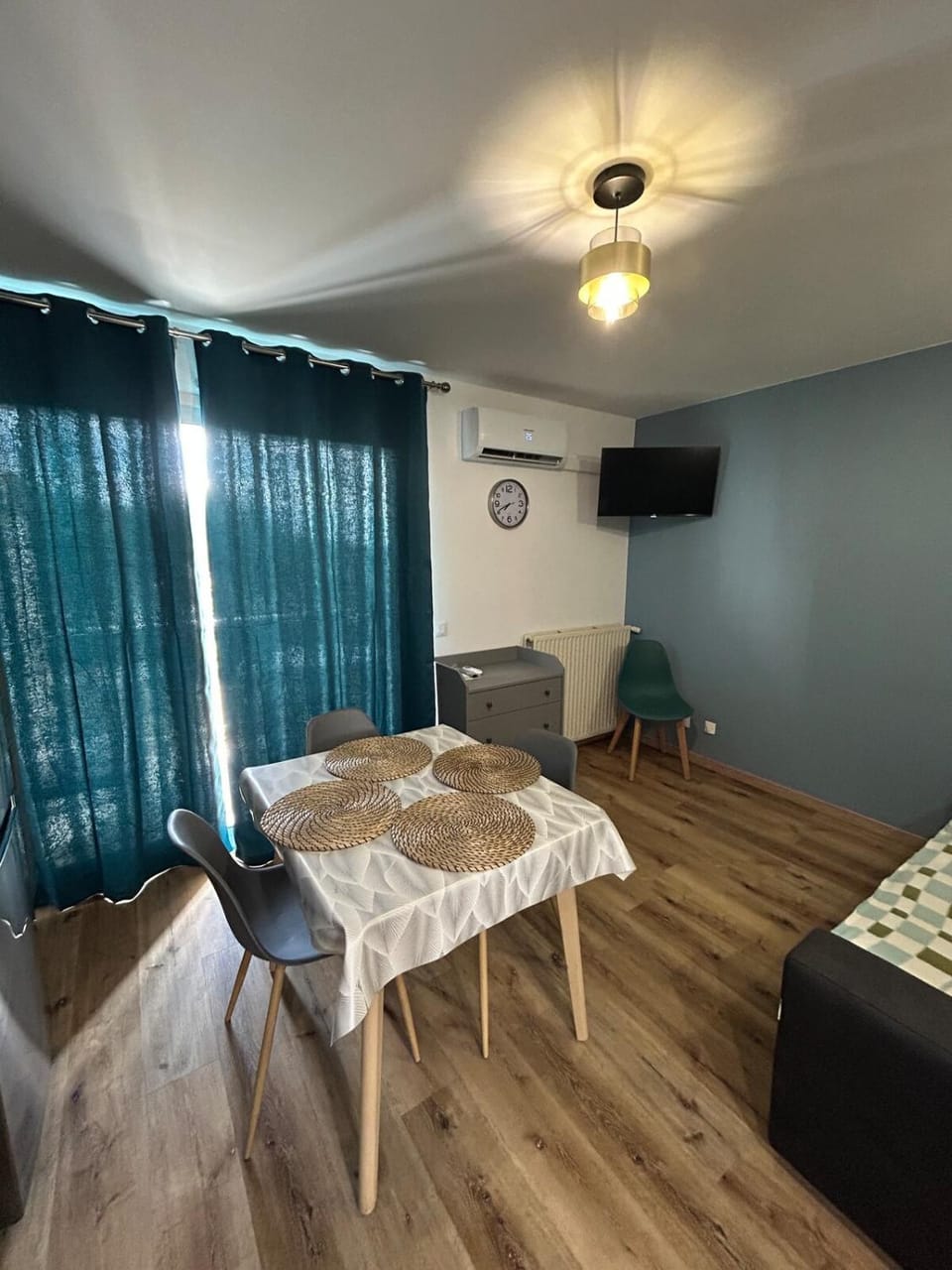 Living room, Dining area
