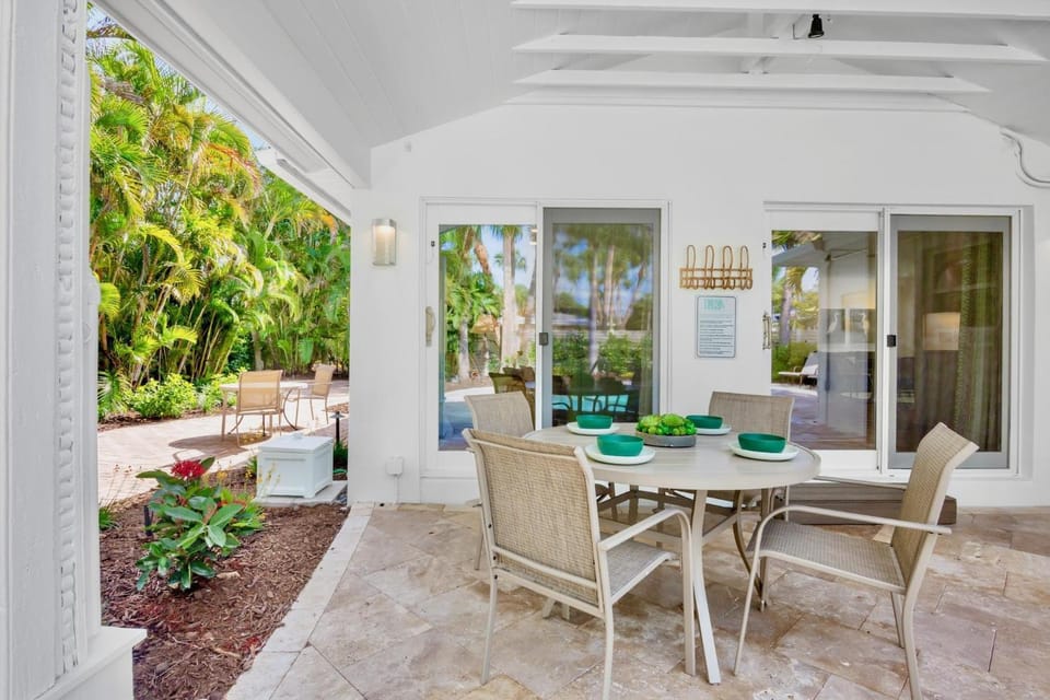 The Palm House in Saint Armands Key