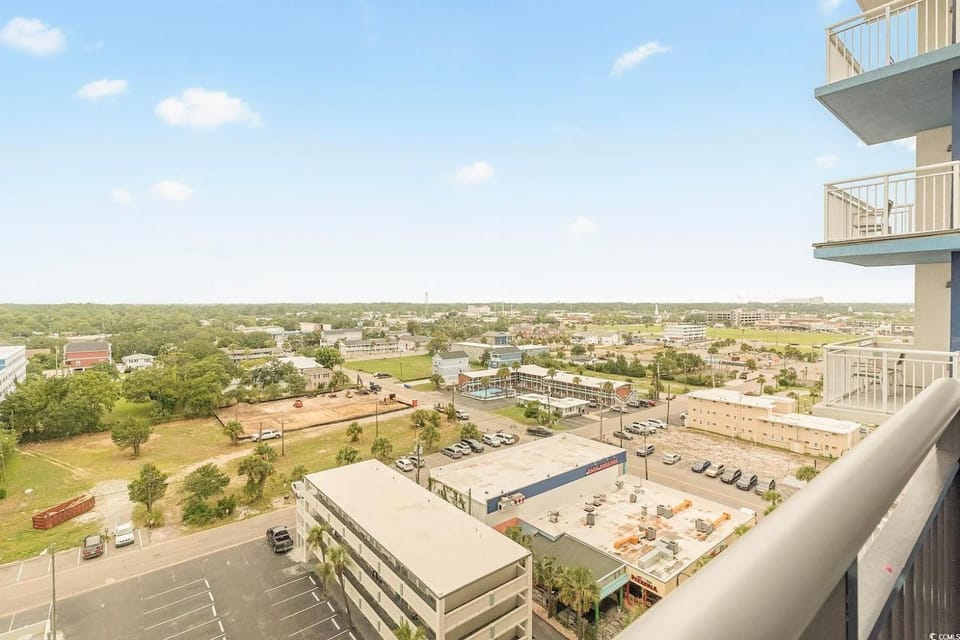 Property building, Day, Neighbourhood, Bird's eye view, View (from property/room), Balcony/Terrace, City view, Street view, Location