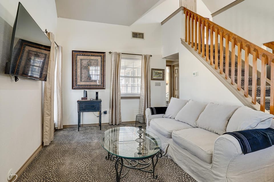 Pet-Friendly Fort Worth Home: 8 Mi to AT&T Stadium House in Arlington