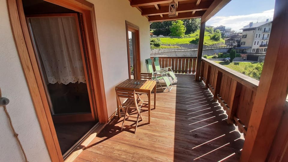 DOLOMITI ALTE VIE con parcheggio privato e garage moto Apartment in Friuli-Venezia Giulia