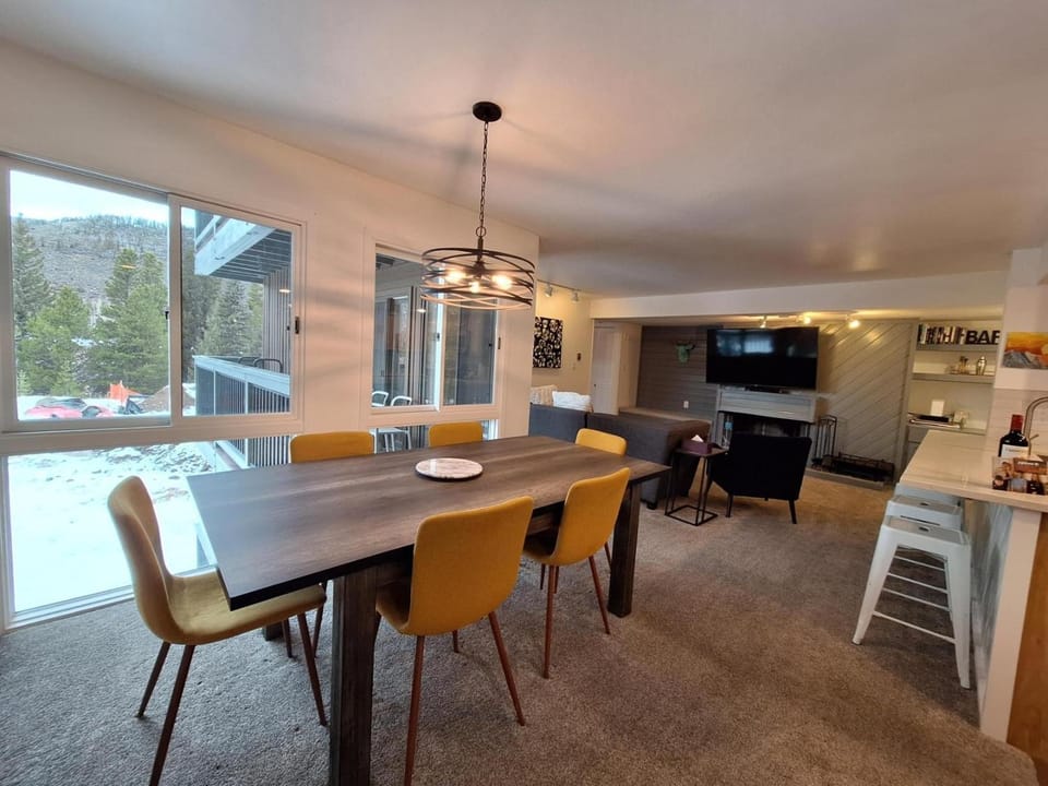 Keystone Charm- Wild Irishman 3BR Mountain Escape condo Apartment in Keystone