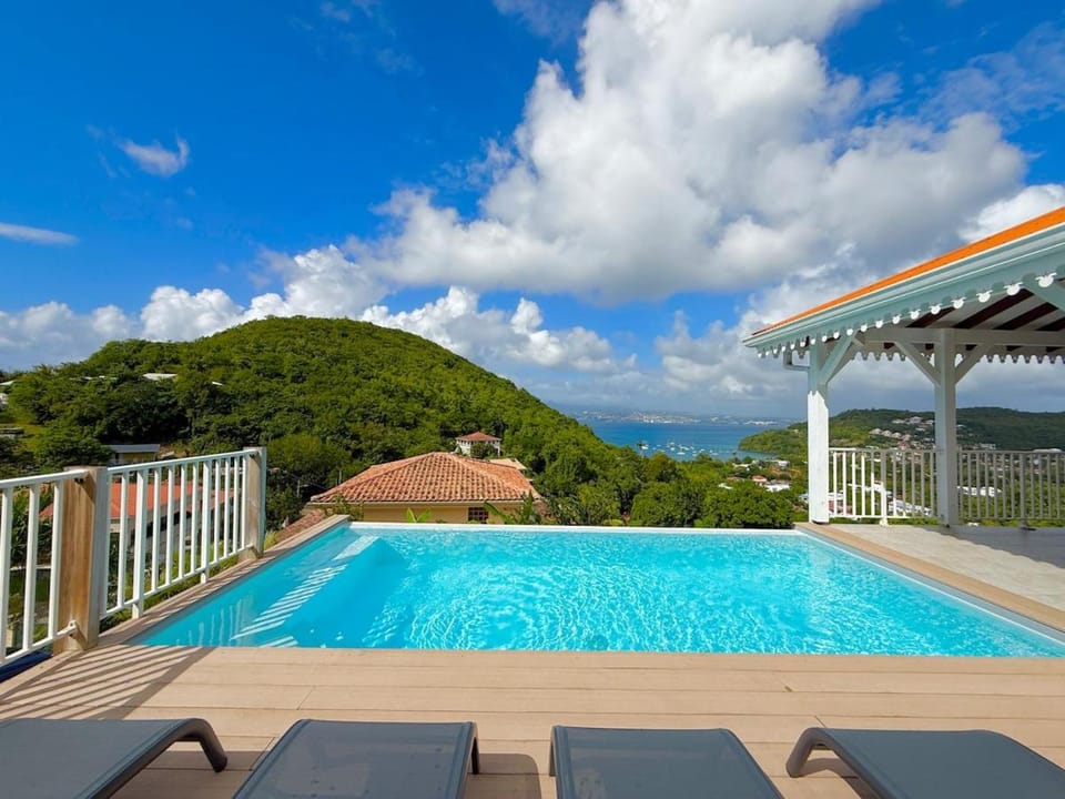 Villa Altaïa - Sea View & Infinity Pool Villa in Les Trois-Îlets
