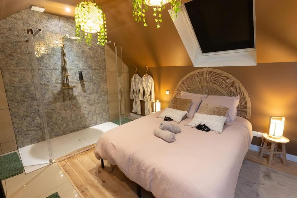 Love Room l'Instant Suspendu Apartment in Pays de la Loire