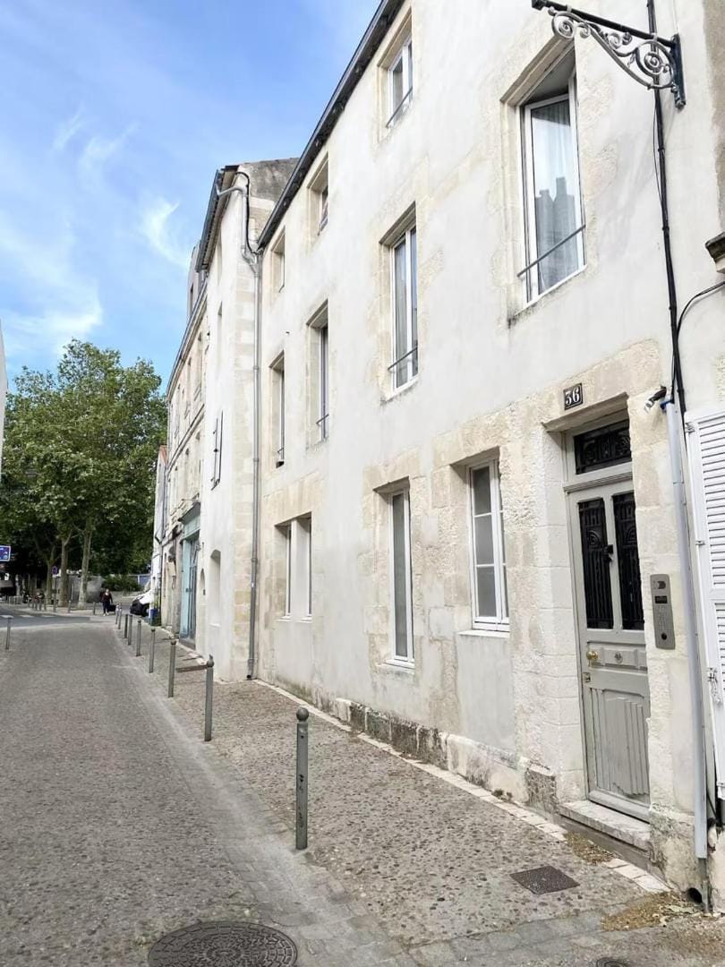 Property building, Day, Neighbourhood, Street view