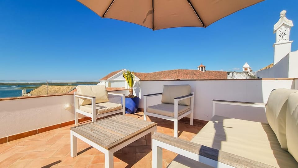 Property building, Balcony/Terrace, Living room